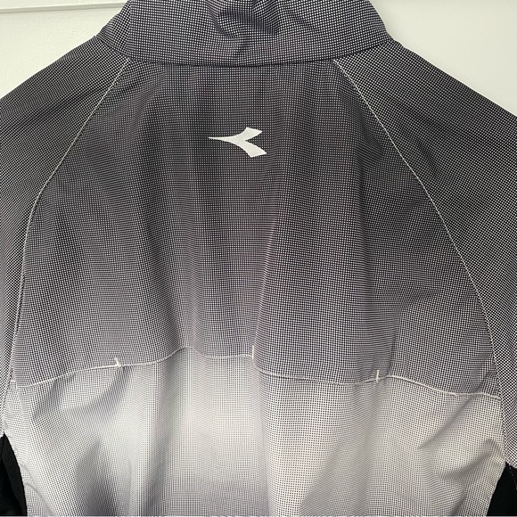 Men’s Windbreaker by Diadora - Picture 7 of 10